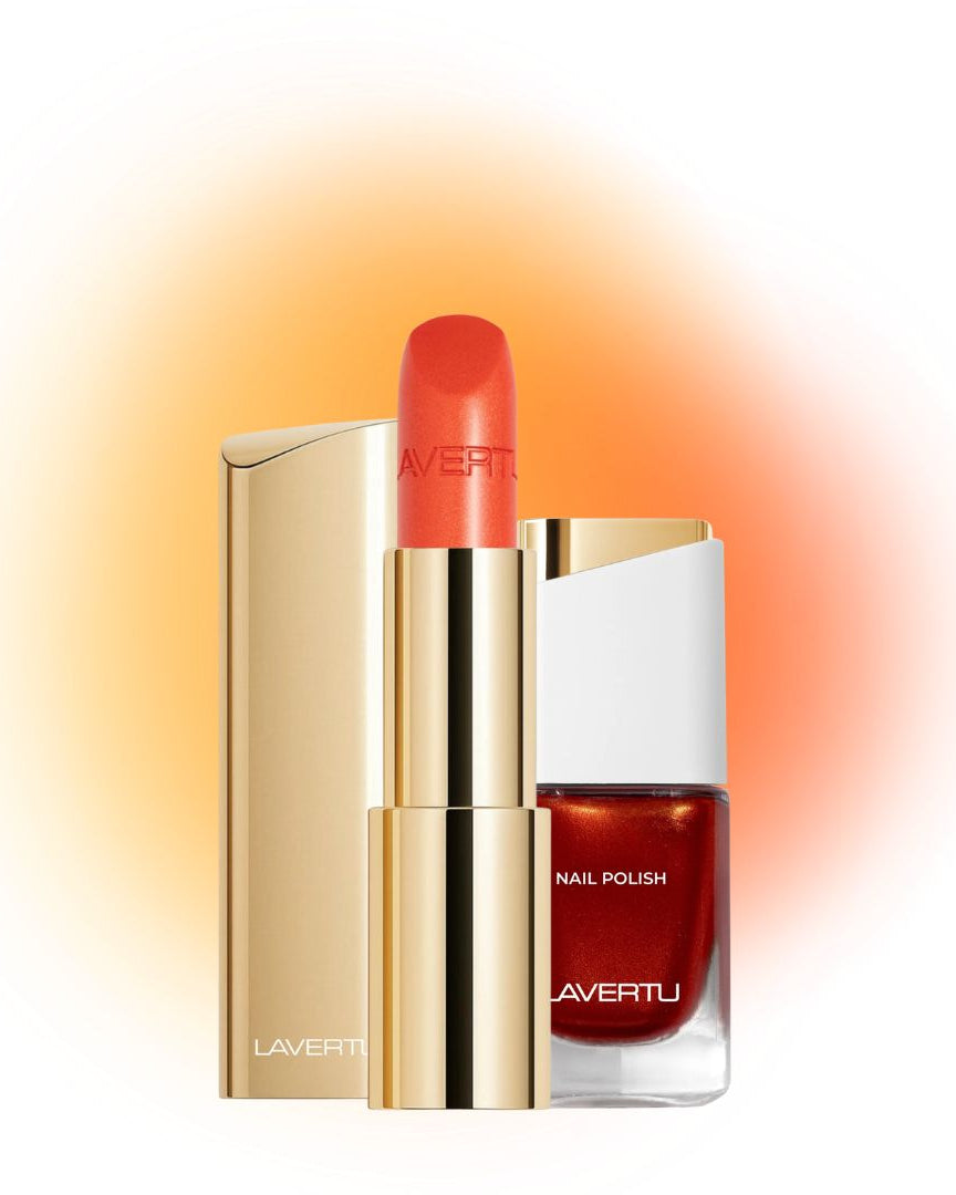 LAVERTU Orange Beauty Duo met Lipstick Unique Lia Orange en een gratis matchende nagellak. De perfect afgestemde Oranje tinten zorgen voor een verzorgde en opvallende WK-look.