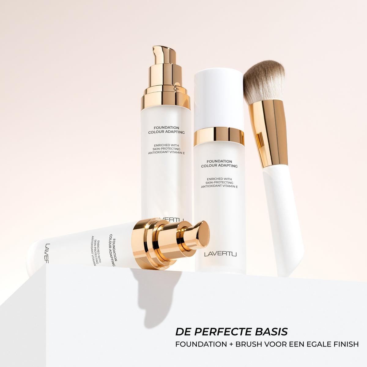 Lavertu Colour Adapting Foundation met Foundation Brush