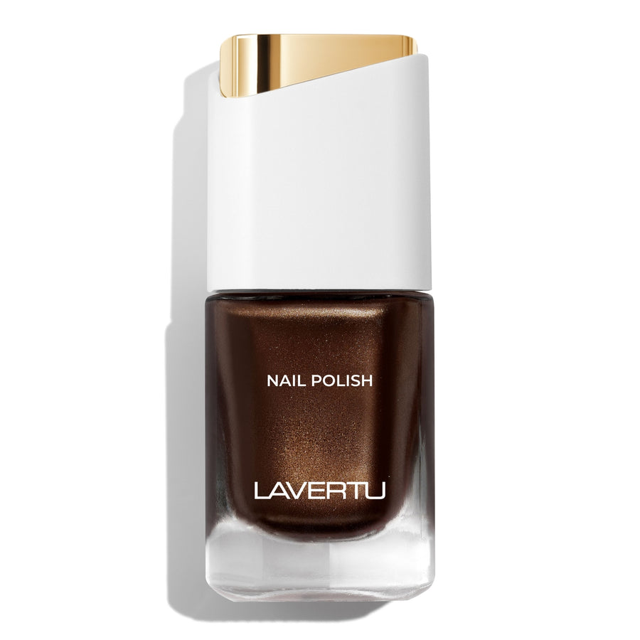 LAVERTU Nail Polish Unique 15 Maxima Brown packshot featuring a rich warm brown nail colour with subtle bronze undertones, full coverage and glossy finish in a sleek glass bottle.