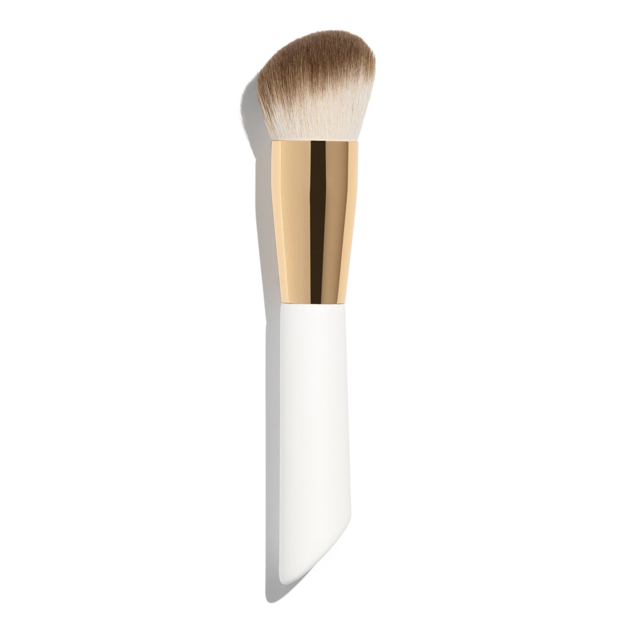 Lavertu foundation brush with ultra-soft vegan bristles and white ergonomic handle