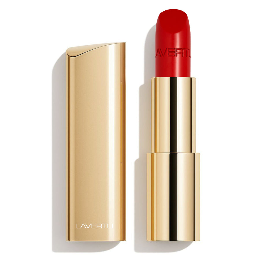 LAVERTU Lipstick Unique 19 Altissimo Red packshot showing a bold deep true red shade with cool undertones, full coverage and smooth matte finish in a luxurious gold case.
